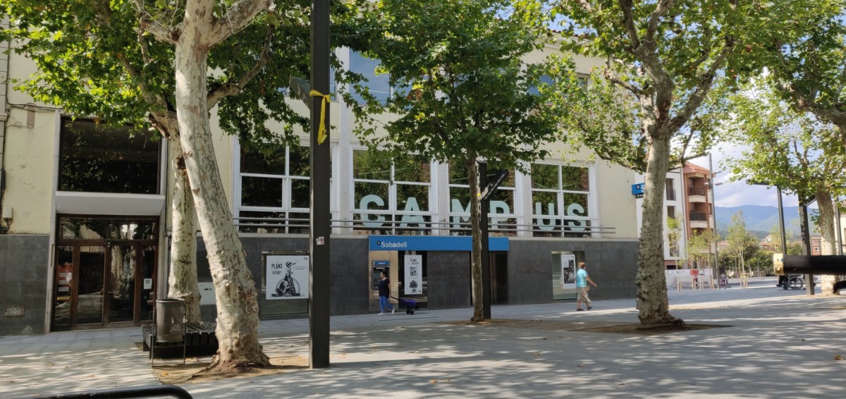 La seu del Campus Garrotxa al Casino d'Olot, al Firal.