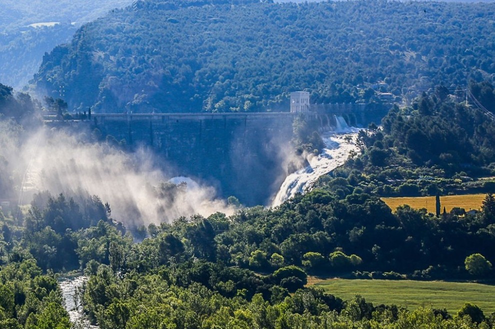 La presa de Sant Antoni desembassant aigua aquest cap de setmana