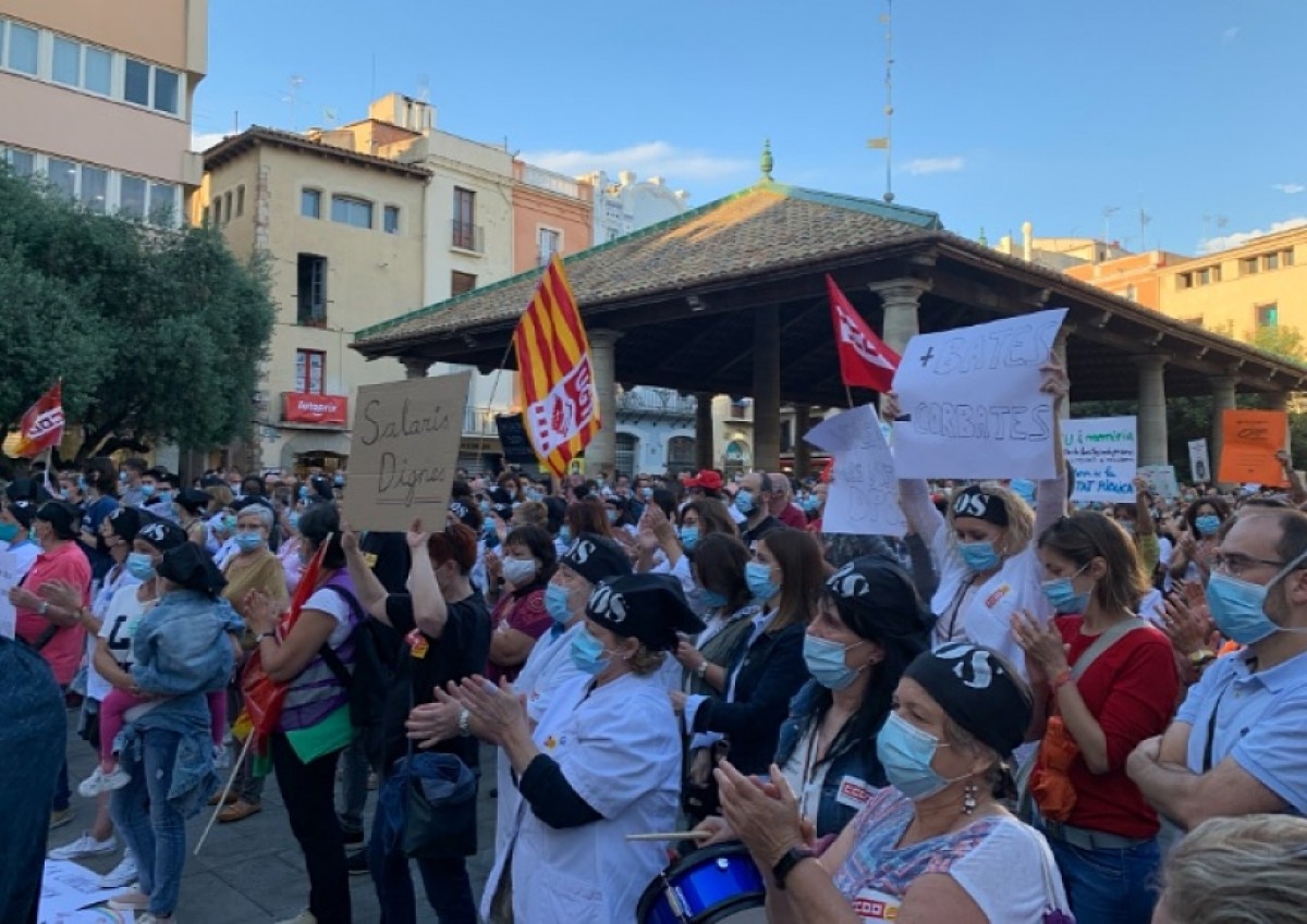 Imatge de la manifestació, al davant de l'Ajuntament de Granollers.