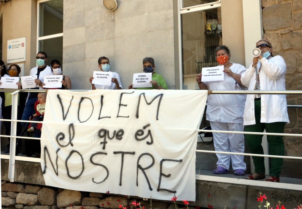 (Arxiu) Imatge d'una de les concentracions de protesta dels treballadors i treballadores del Centre Sanitari