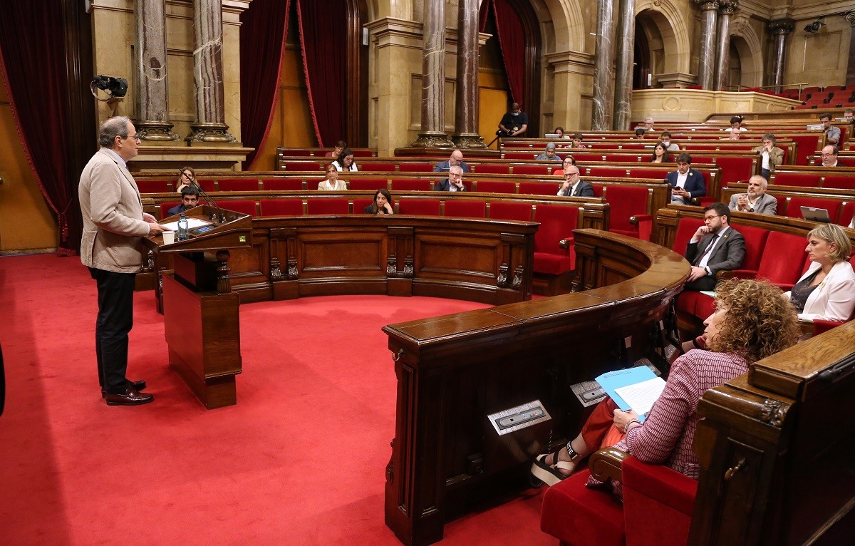 El ple del Parlament debat sobre la gestió de les residències durant la pandèmia