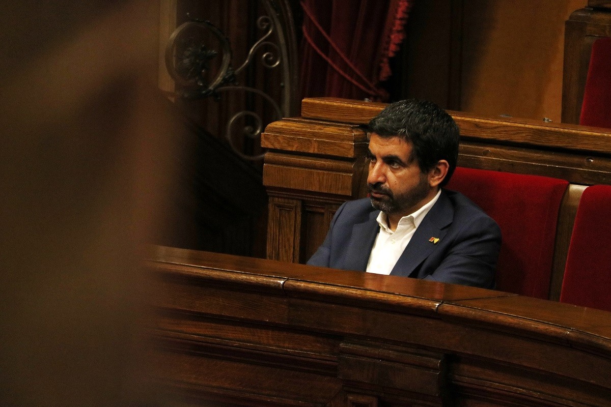 El conseller de Treball, Afers Socials i Famílies, Chakir El Homrani, al Parlament