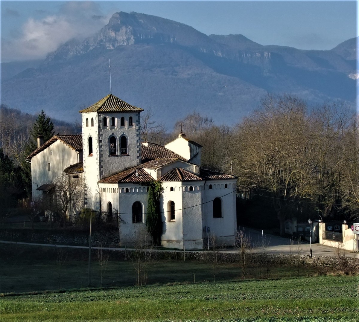 La parròquia de Sant Cristòfor a les Fonts d'Olot.