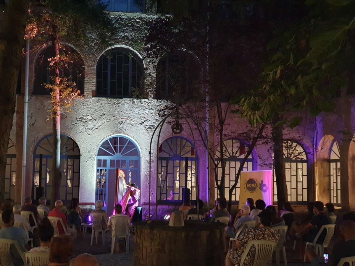 Un concert del Festival SonaB al claustre de l'antic convent de Sant Francesc, l'any anterior