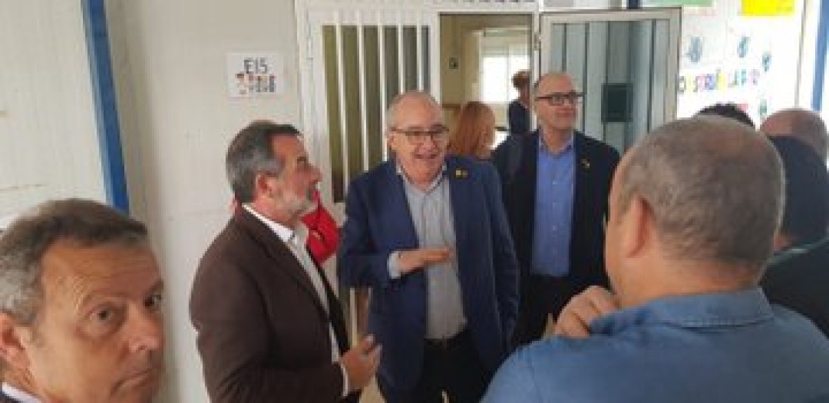 El conseller d'Educació, Josep Bargalló, va visitar fa uns mesos l'Escola Alzines Balladores de Sant Feliu de Buixalleu