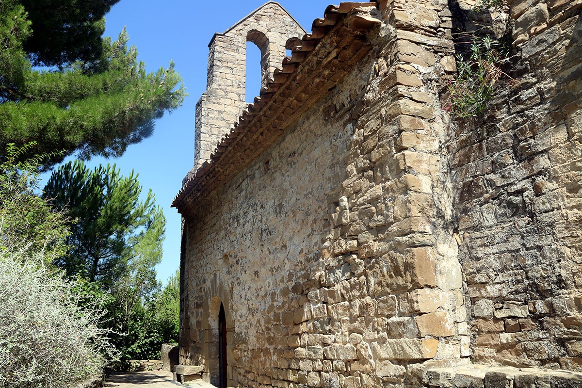 Ermita de Sant Pere de Vallhonesta, un dels llocs on es va iniciar tota la pugna amb l'Església. 