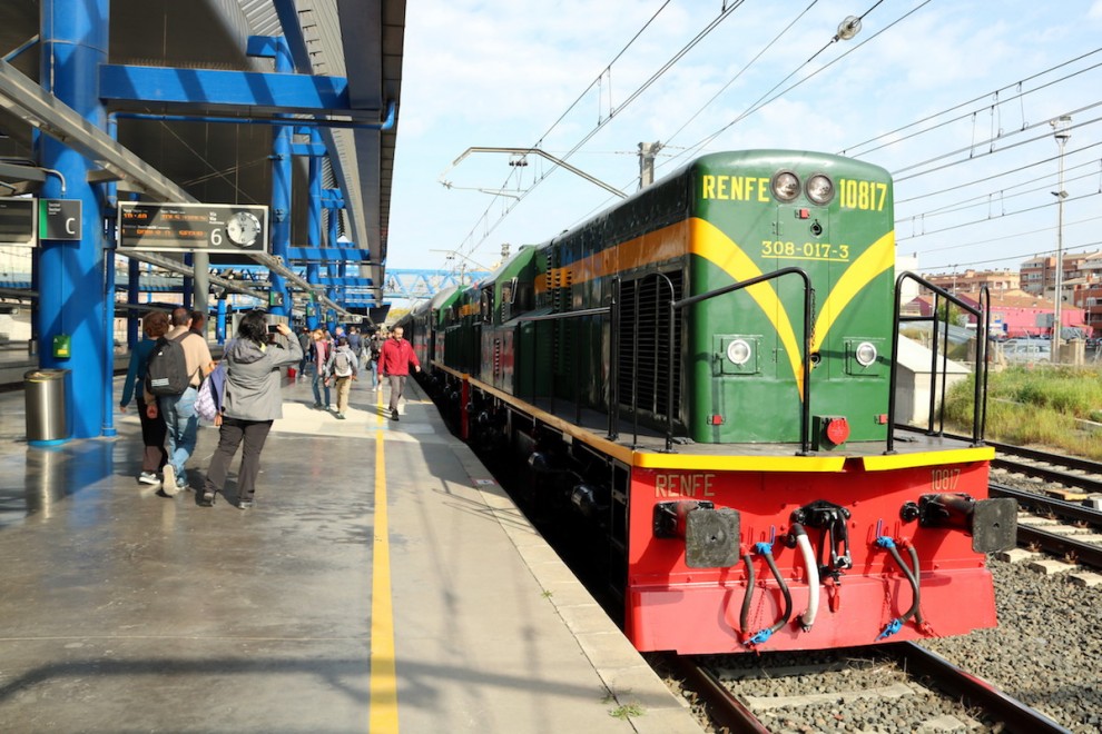 Imatge del tren històric abans de sortir de l’estació de Lleida