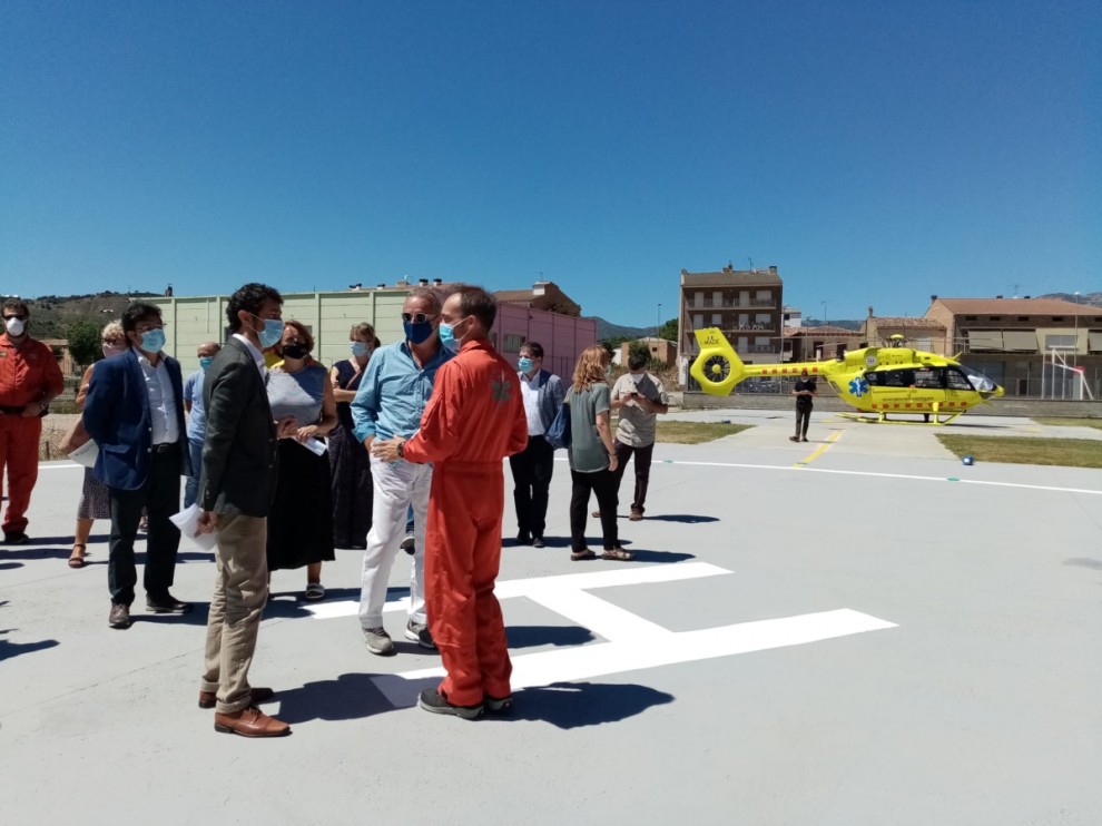 El conseller Damià Calvet visitant les instal·lacions de l'heliport