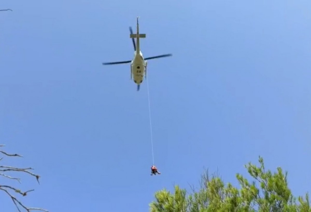 L'helicòpter evacua l'excursionista ferida aquest dilluns a Can Robert.