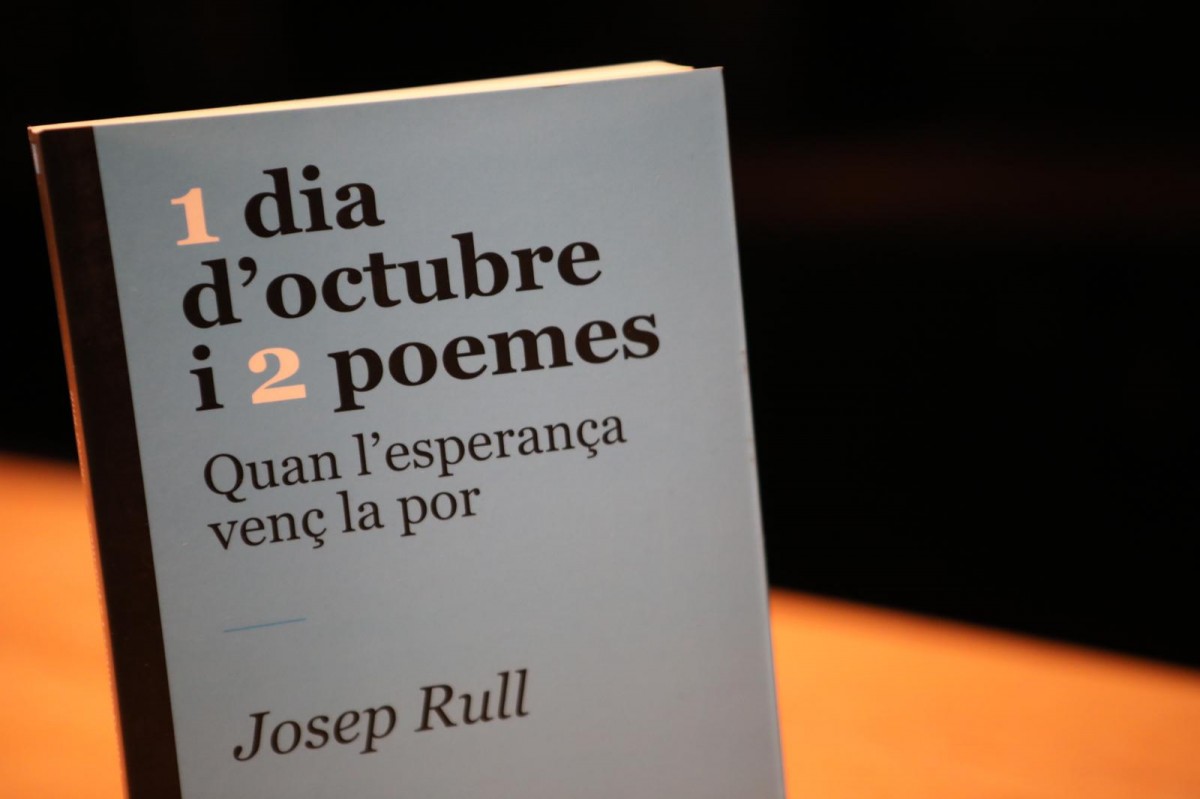 La coberta del llibre de Josep Rull.