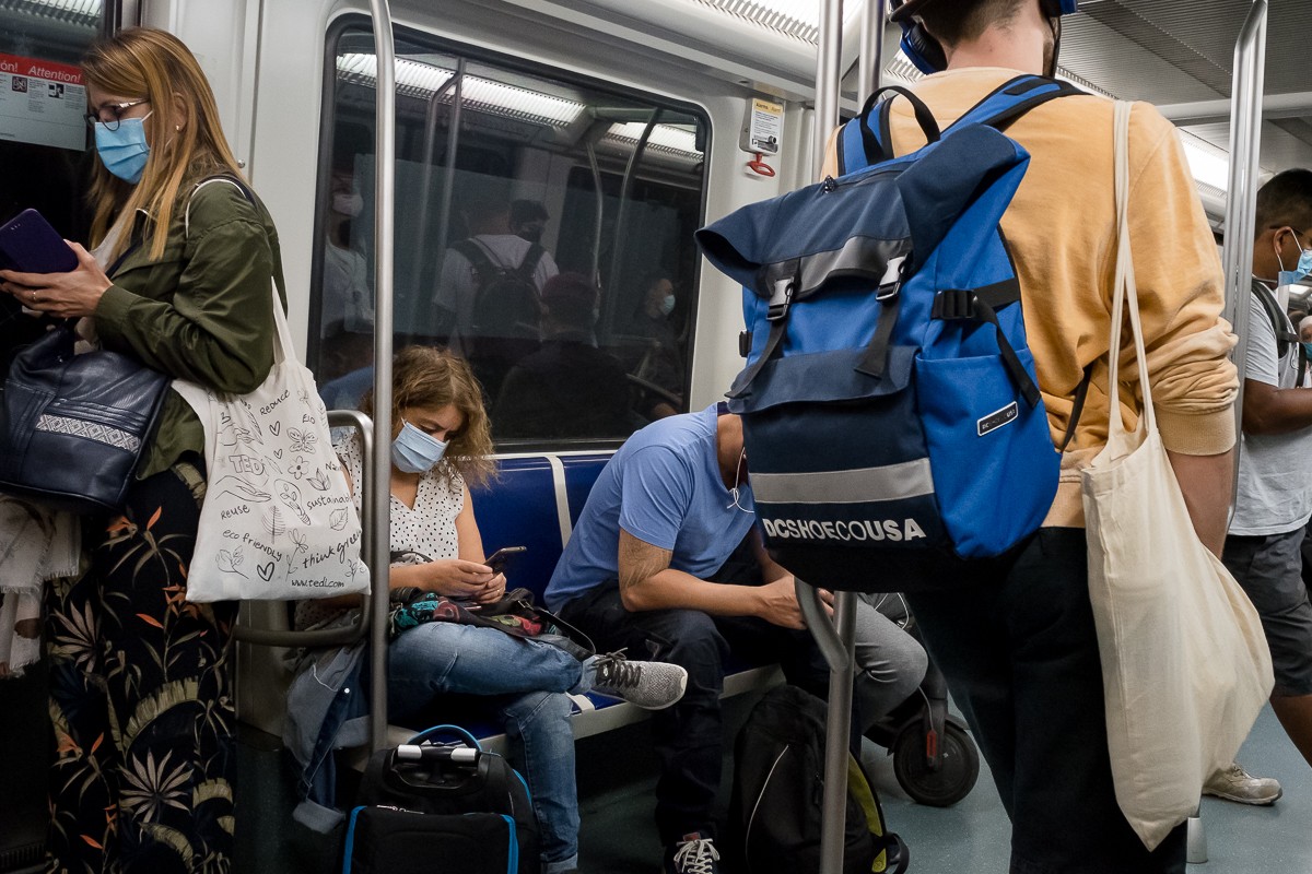 Passatgers del metro de Barcelona.