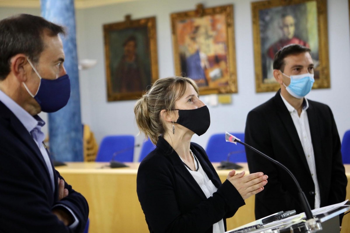Pep Berga, Gemma Canalias i Giovanni Inturrisi durant la presentació de la iniciativa.