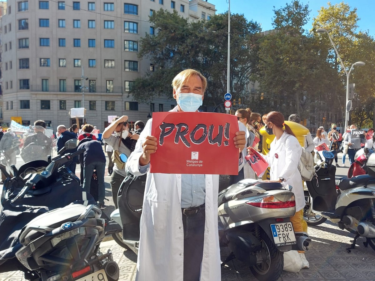 Metges protestant davant de l'Institut Català de la Salut