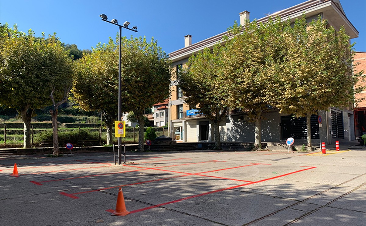 Gironella crea places d'aparcament limitat a la Plaça del Cine.