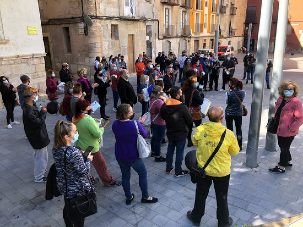 Concentració dels restauradors de Tortosa davant de la Delegació del Govern 