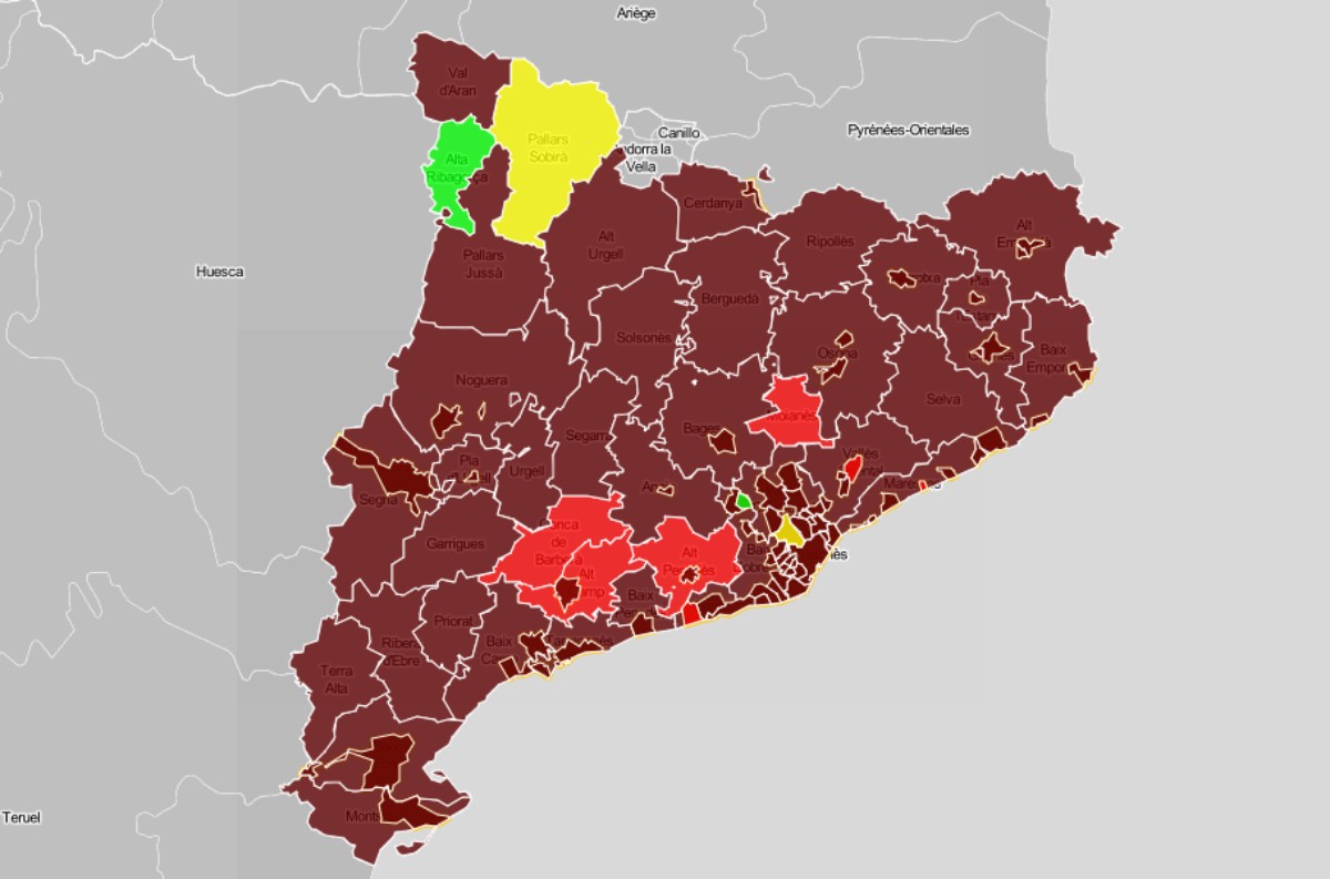 Mapa de municipis i comarques, en funció del risc de rebrot.