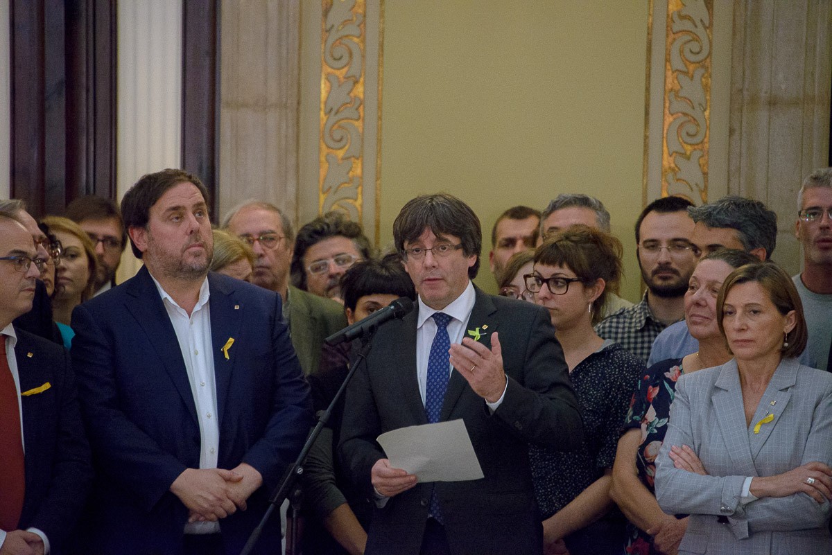 Puigdemont, Junqueras i Forcadell, després de la declaració d'independència.