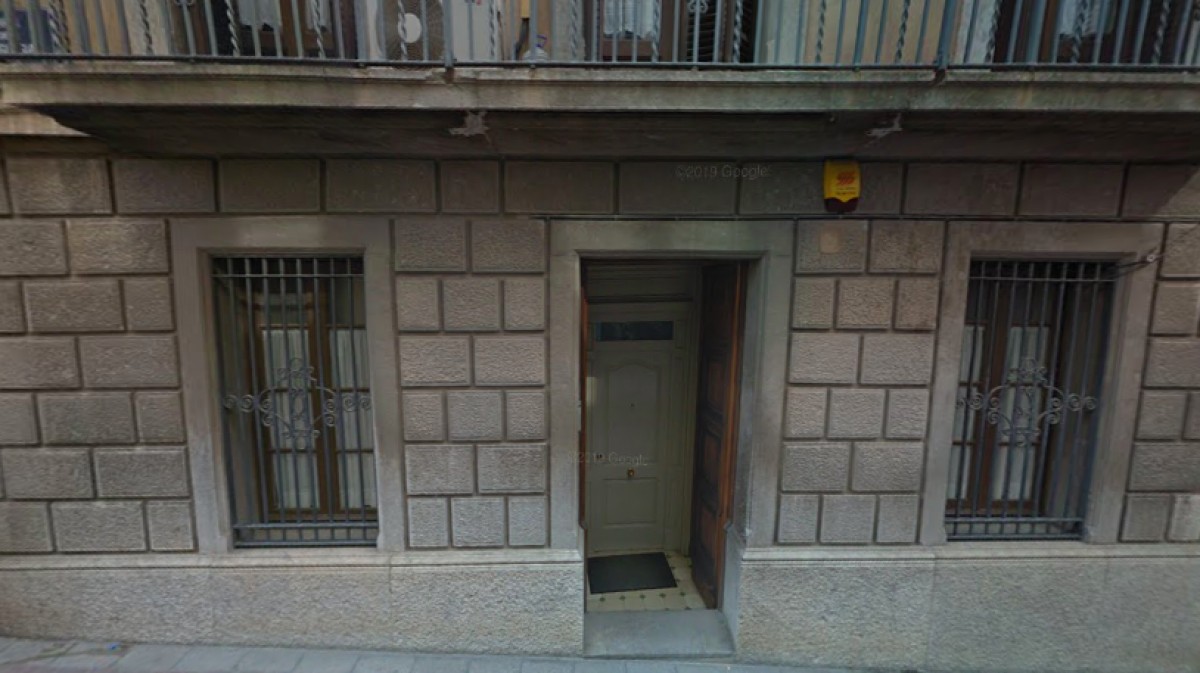 Exterior de la residència privada Sant Josep Oriol, situada al carrer de l'Església de Terrassa.