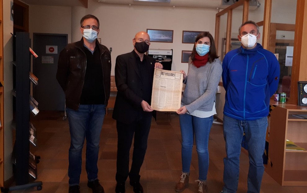 Tresserras, fent entrega del número 23 de la revista 'Alt Pallars'