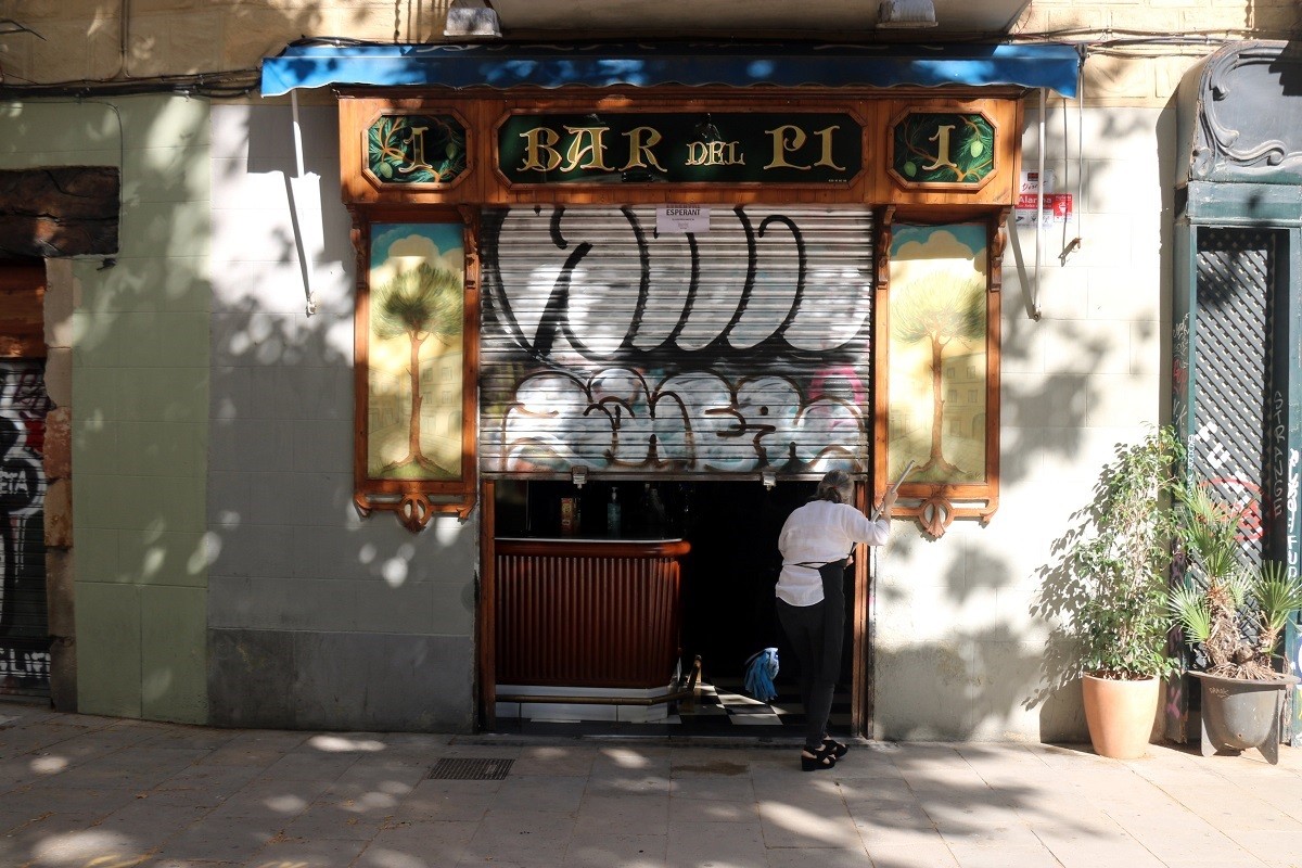Un bar tancat a Barcelona