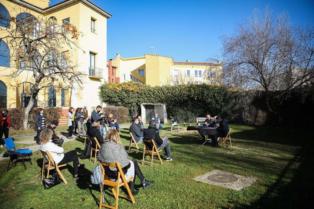 Un moment de la presentació de l'app als jardins Vila Vella.