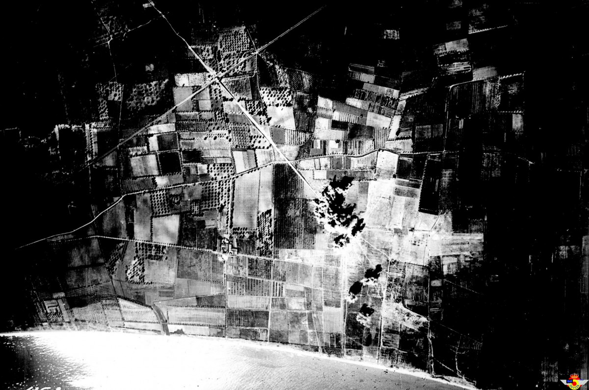 Bombardejos sobre el camp d'aviació de la Pineda, a Vila-seca, durant la guerra civil.