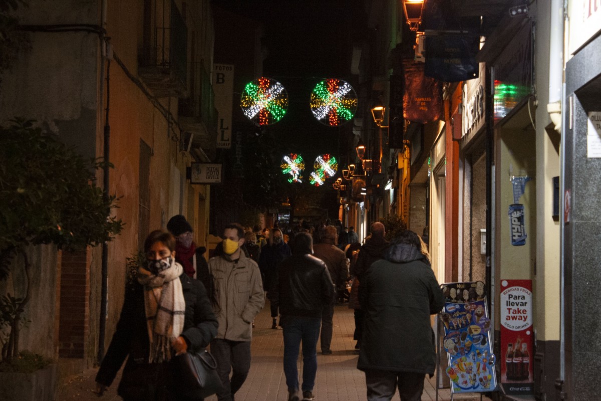 El carrer Sant Cugat, engalanat per Nadal