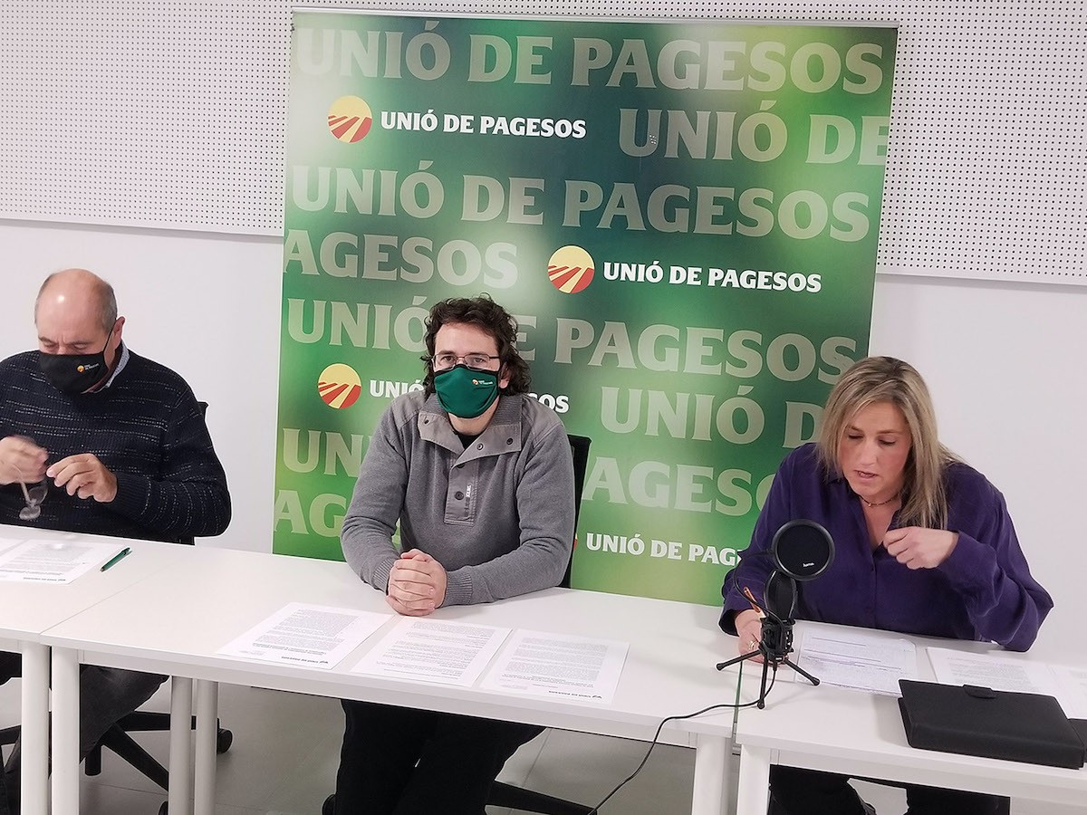 Jaume Pedrós, Josep Sellart i Raquel Serrat durant la presentació de les tractorades.