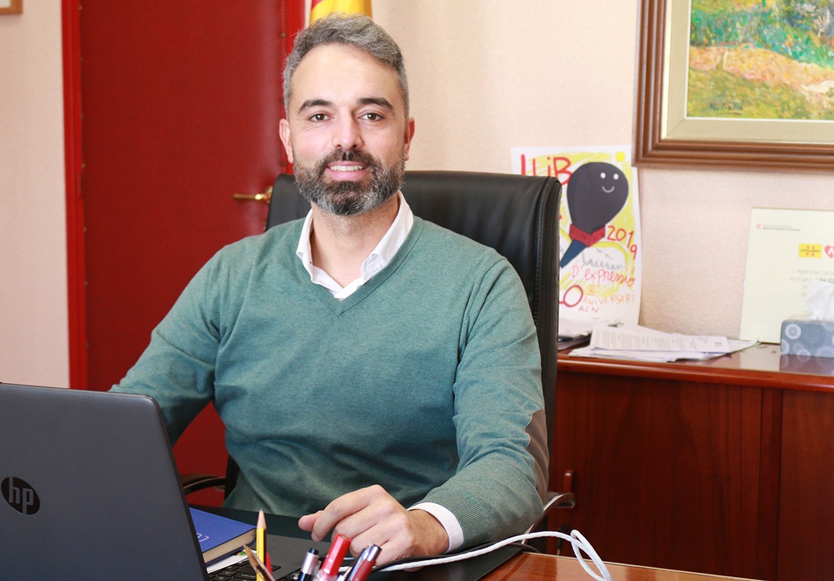 Joan Roig és alcalde d'Alcanar des de l'octubre de 2019. En els comicis de maig de 2019 va superar la majoria absoluta del seu predecessor, amb 8 regidors