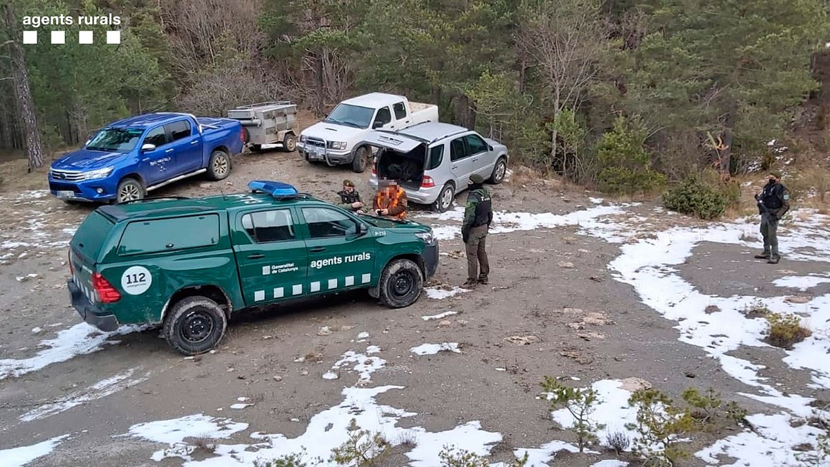 Inspecció dels vehicles dels caçadors