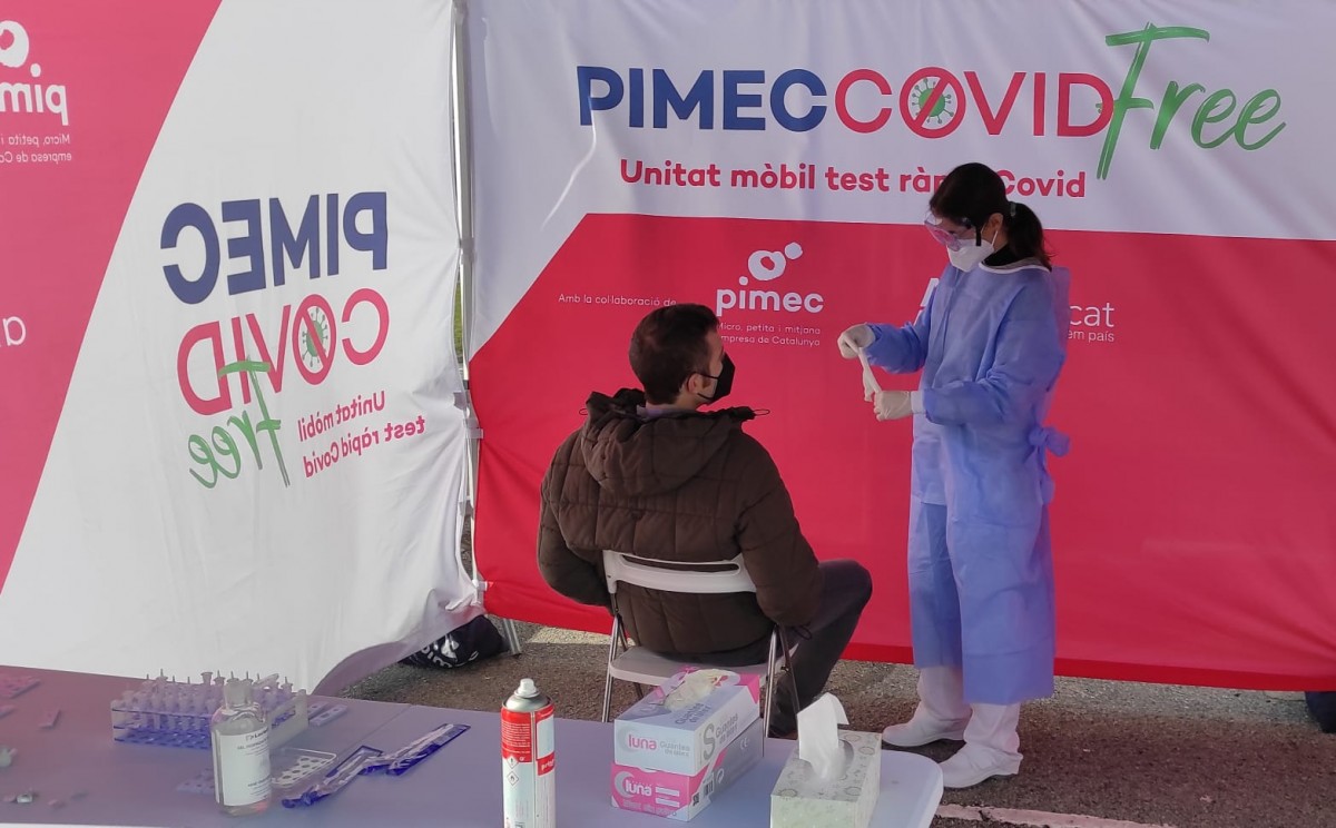 Tests d'antígens a diferents empreses del Vallès Occidental, sota el lema PIMEC Covid Free
