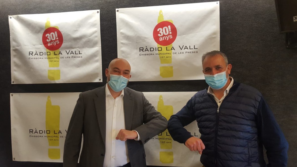 Saül Gordillo i Jordi Rocasalva a la seu de Ràdio La Vall.