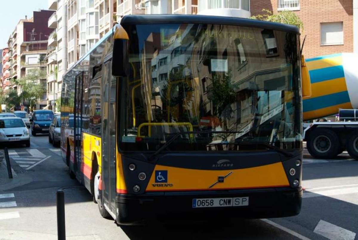 El ple aprova destinar 500.000 euros a la compra de nous autobusos.