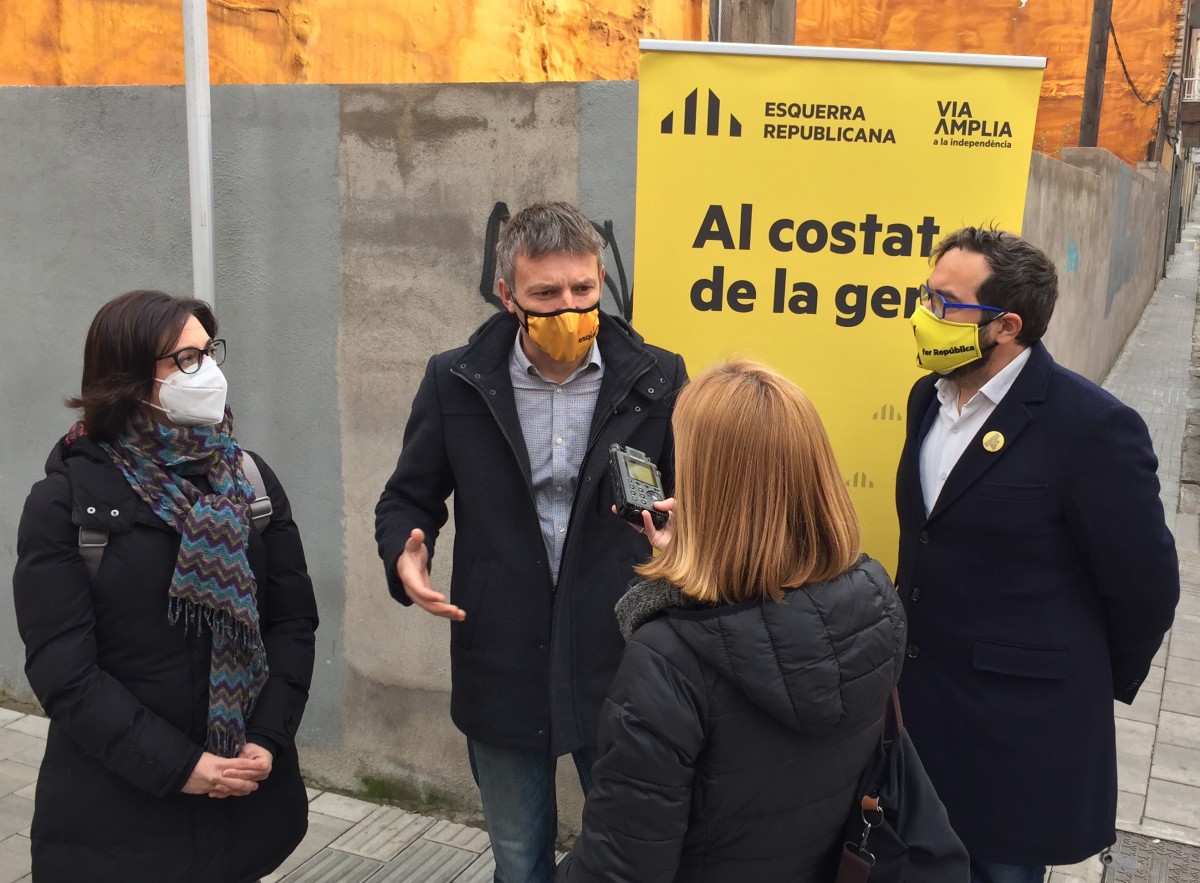 Sandra Casas, Xavier Corbera i Juli Fernàndez expliquen les propostes en matèria d'habitatge a Rubí