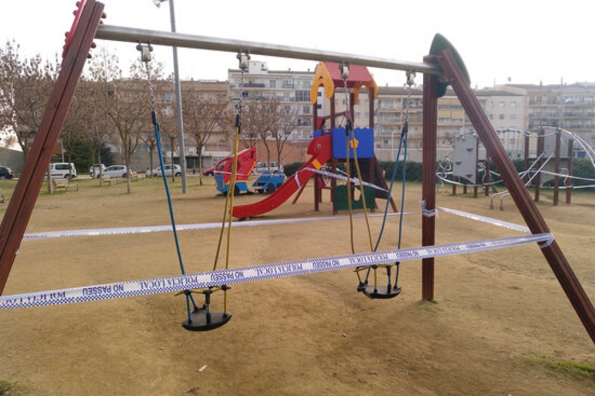 Parc infantil precintat a Tàrrega per prevenir la propagació de la Covid-19