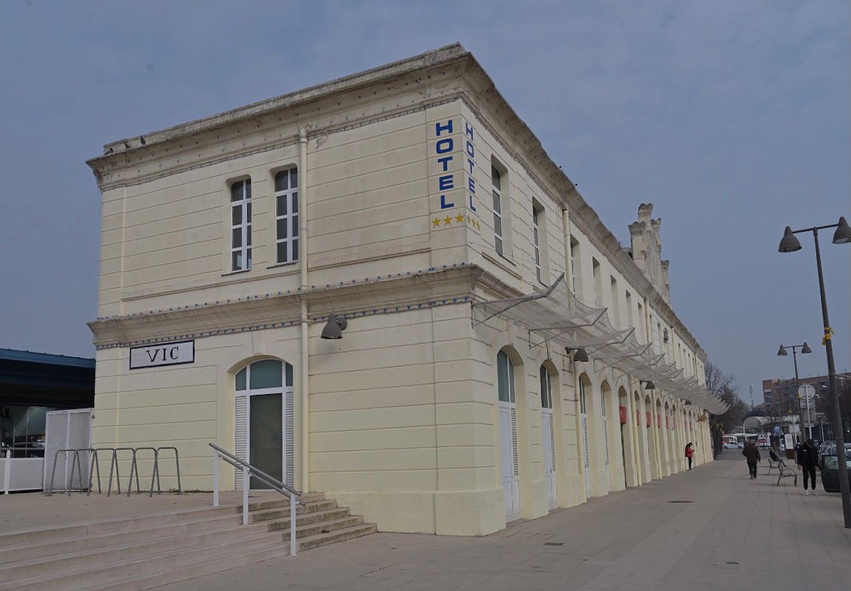 L'edifici de l'estació de tren de Vic, en una imatge d'arxiu