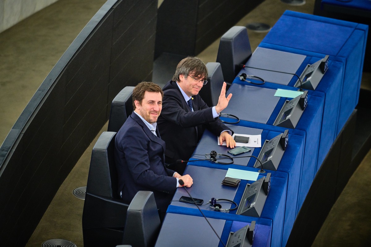 Carles Puigdemont i Toni Comín, al Parlament Europeu.