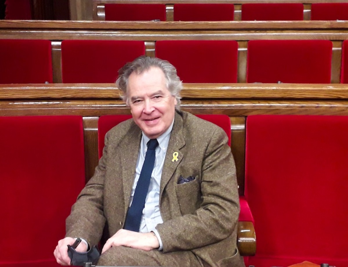 Santiago Vilanova en una foto al Parlament de Catalunya, on ha estat diputat per Junts.