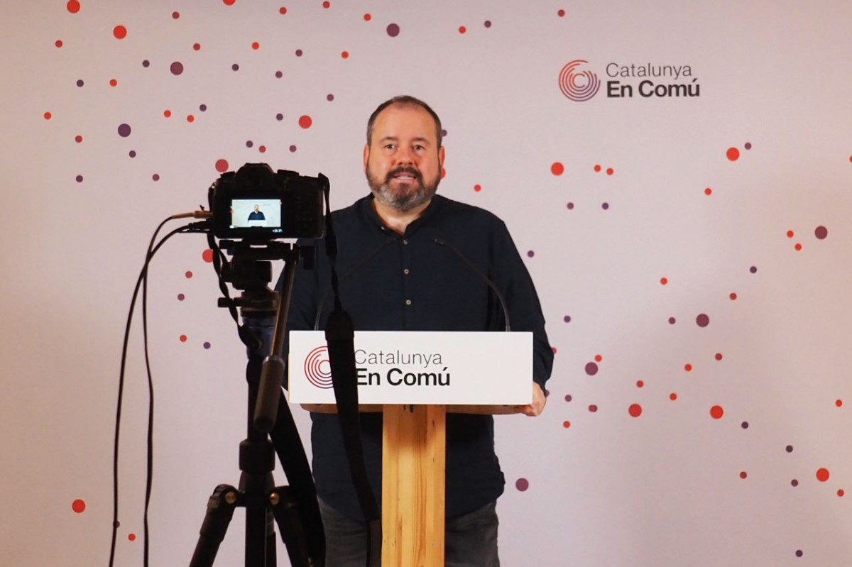 El portaveu de Catalunya en Comú, Joan Mena, en roda de premsa