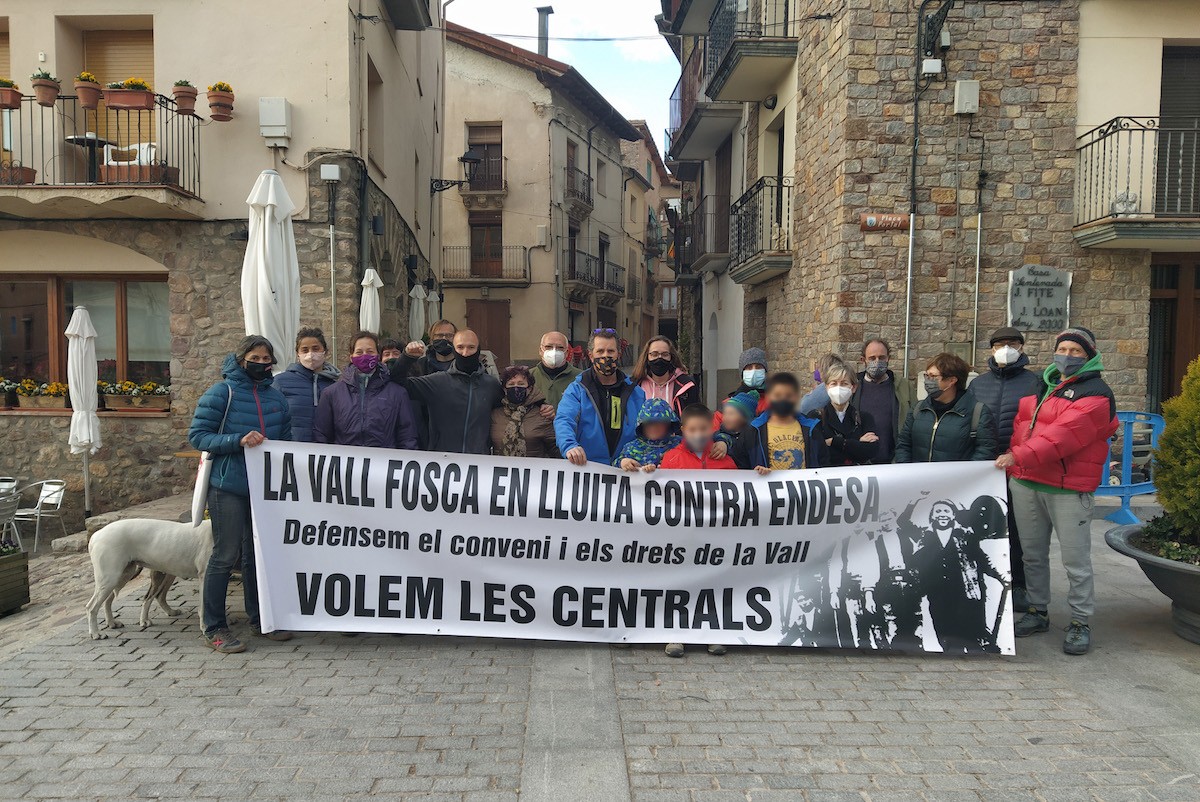 Els concentrats, aquest dimecres, a la plaça de la Pobleta de Bellveí