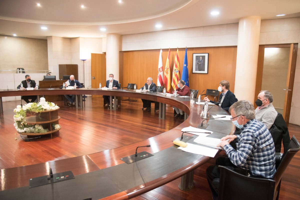 Imatge de la reunió celebrada el passat divendres a la Diputació d’Osca