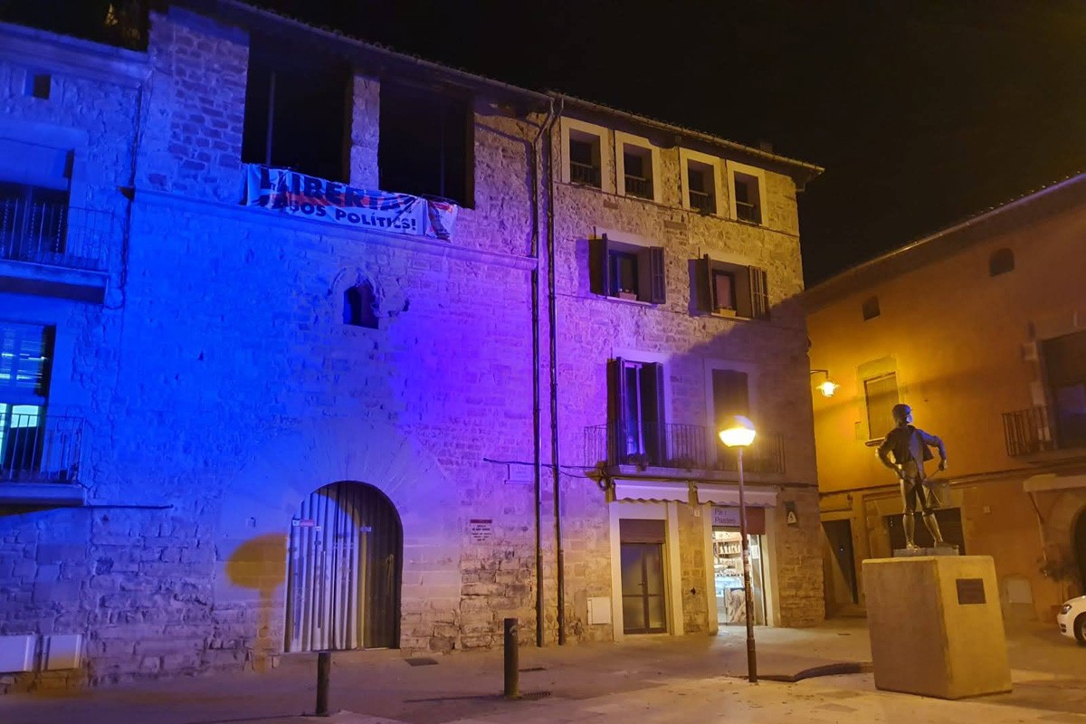 La Capella de Sant Andreu de Santpedor, de blau