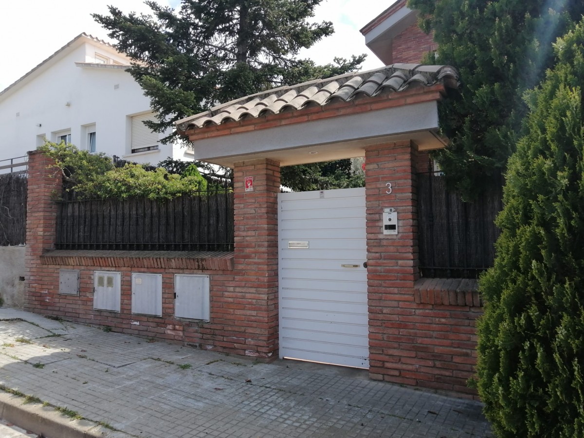La seu de l'empresa FCS Select Products és una casa unifamiliar de Sant Cugat.