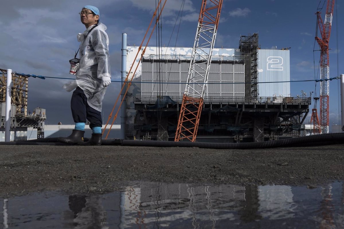 La central de Fukushima, avui dia, encara controlada pels experts i tècnics