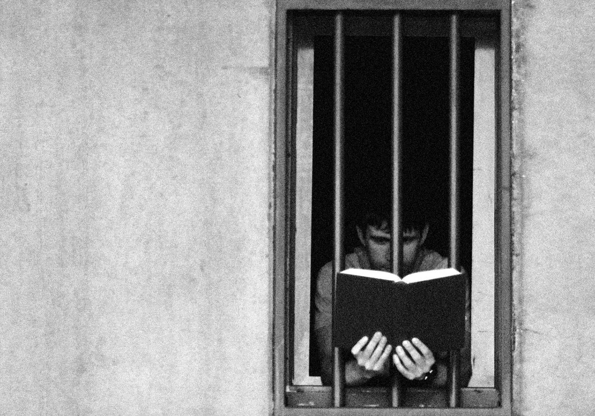 Una de les fotografies de l'exposició Lectura i Presó que es podà veure a Nidart