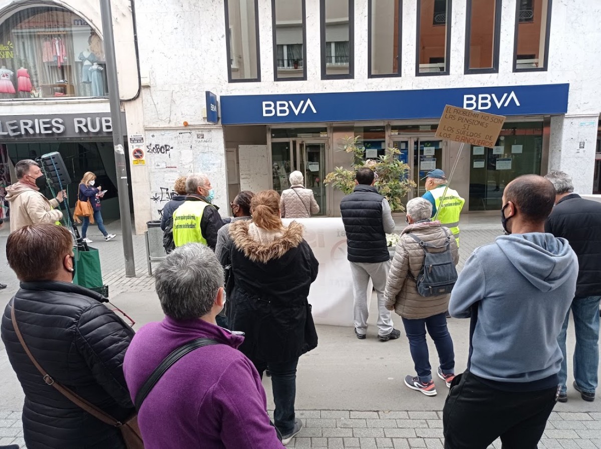 Manifestació del Moviment per unes Pensions Dignes de Rubí contra els abusos dels bancs
