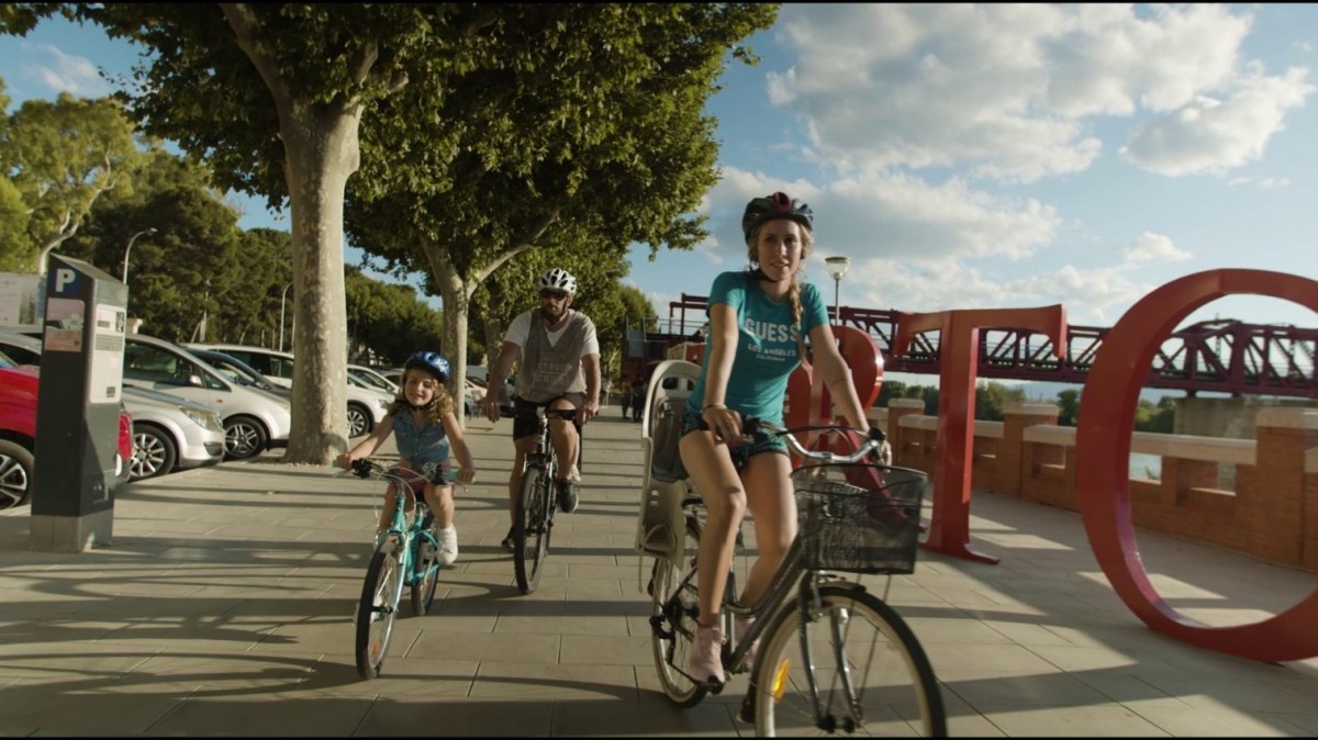 Una de les imatges  promocionals  del cicloturisme a Tortosa