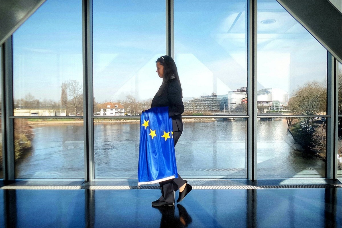 Una bandera europea, símbol de la unió comunitària