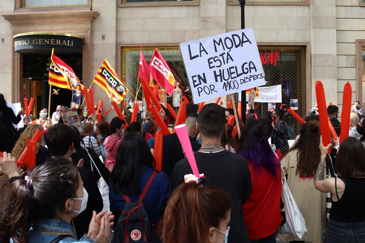 Concentració de treballadors d'H&M a Barcelona