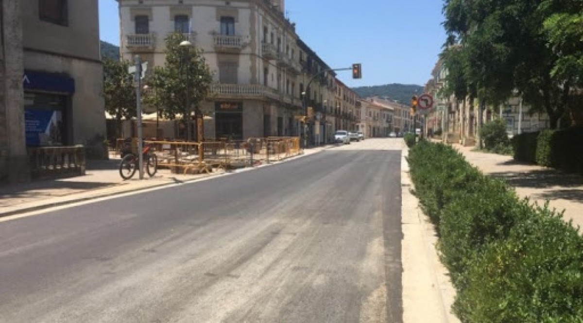 L'avinguda president Lluís Companys de Besalú s'ha beneficiat d'aquestes subvencions.